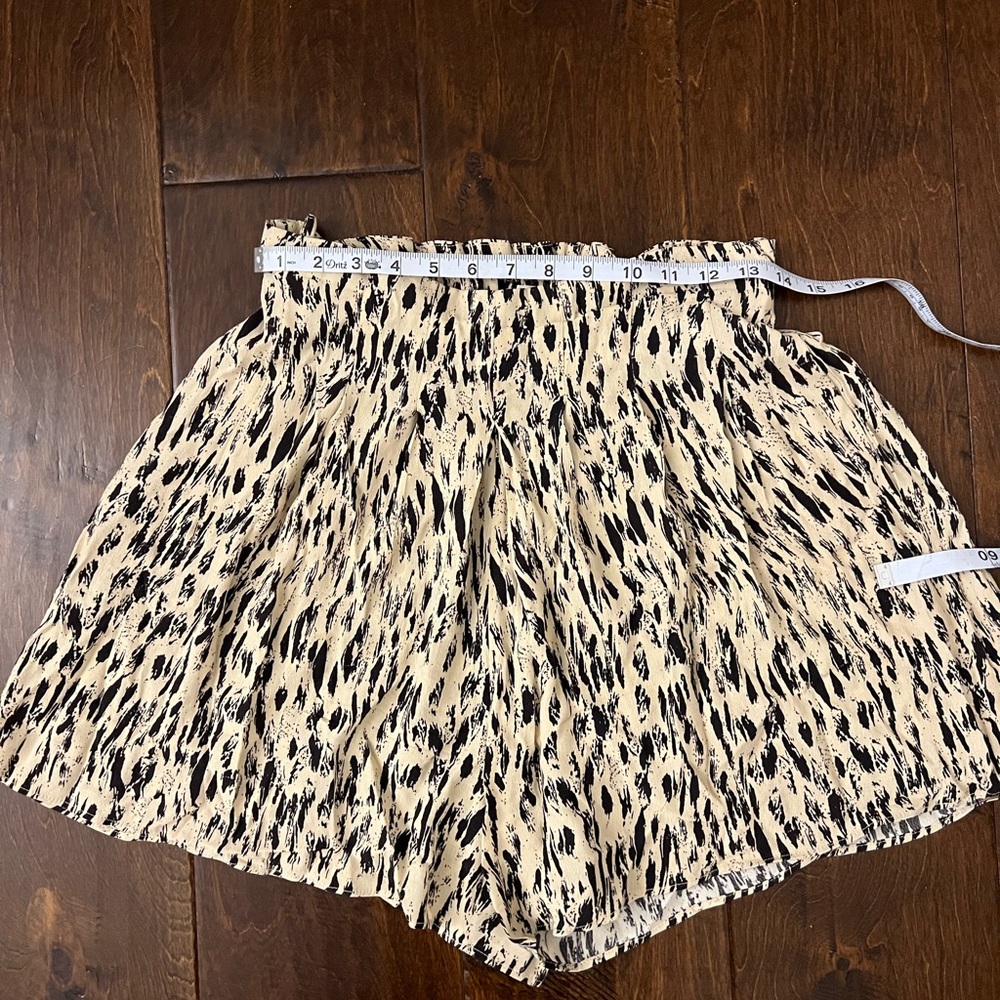 Mango Cream Patterned Shorts - Picture 2 of 6